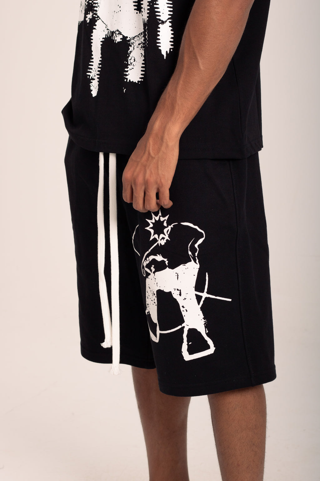 Black t-shirt and black short bundle