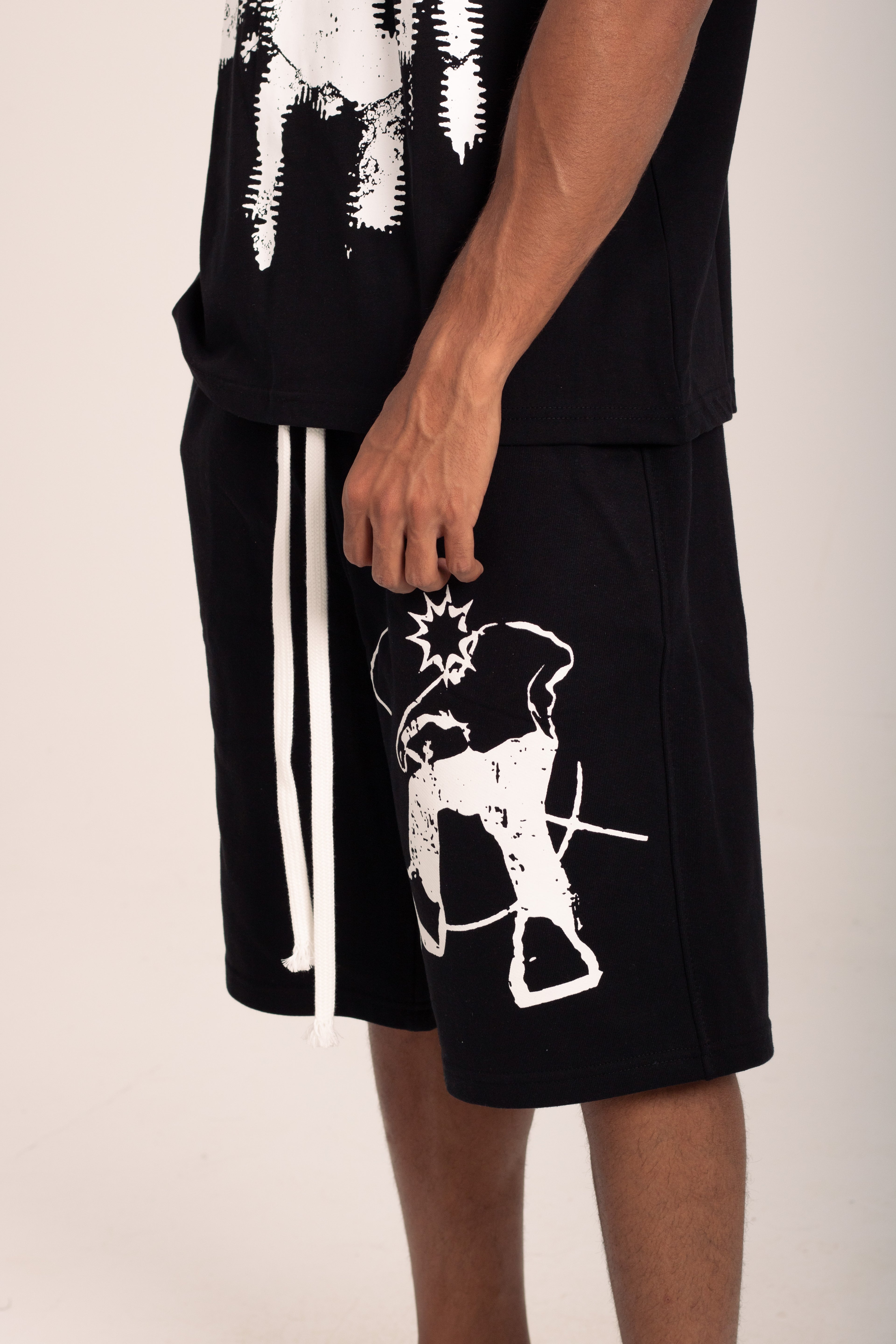 Black t-shirt and black short bundle